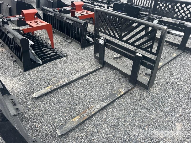 All-Star 48 in Skid Steer Forks (Unused) Gabeln