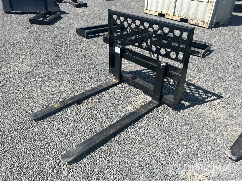 All-Star 48 in Skid Steer Forks (Unused) Vilice