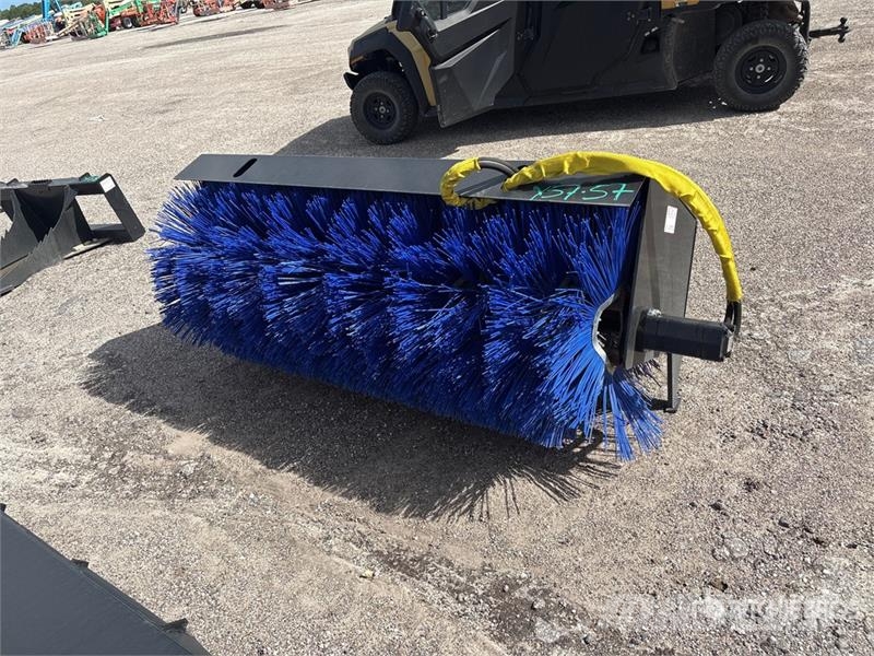 All-Star 72 in Skid Steer Broom (Unused) Bürsten