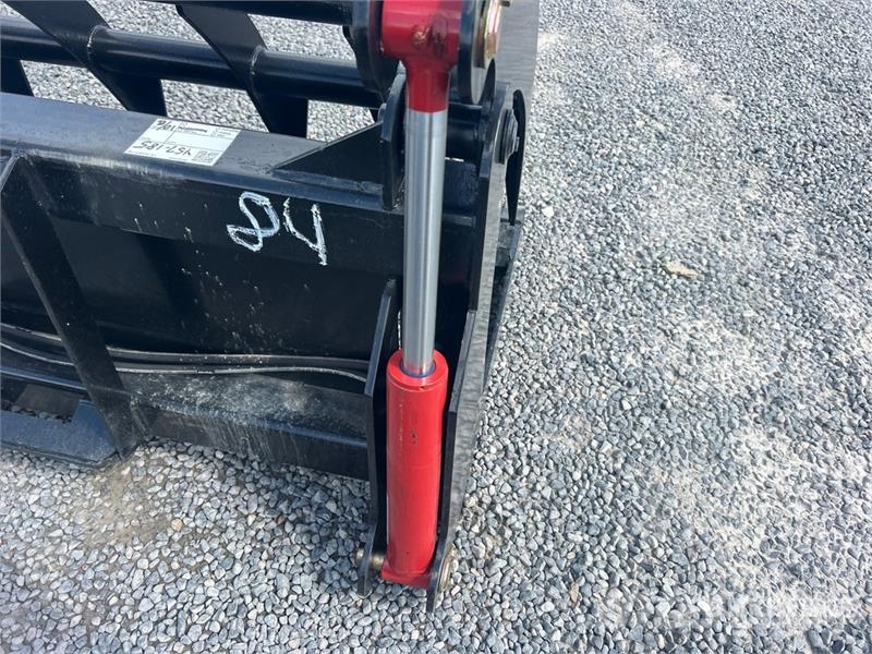  All-Star 84 in Heavy Duty Skid Steer Root Rake (Un Ancinhos e espalhadores de feno