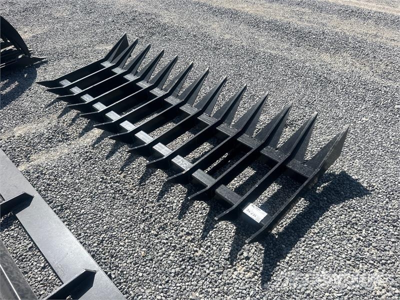 All-Star 84 in Skid Steer Root Rake (Unused) Ancinho virador