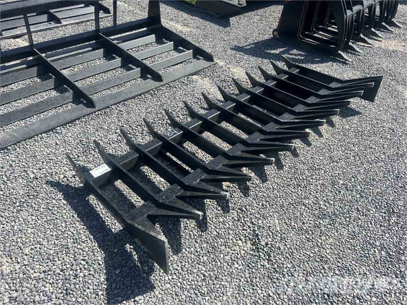 All-Star 84 in Skid Steer Root Rake (Unused) Ancinho virador