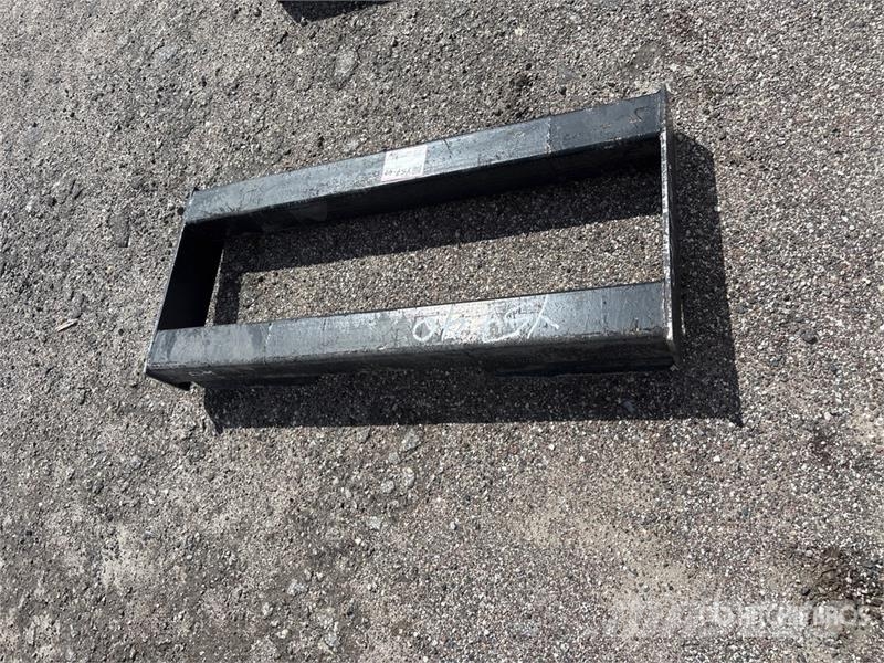  All-Star Skid Steer Attachment Mounting Plate (Unu Otros componentes