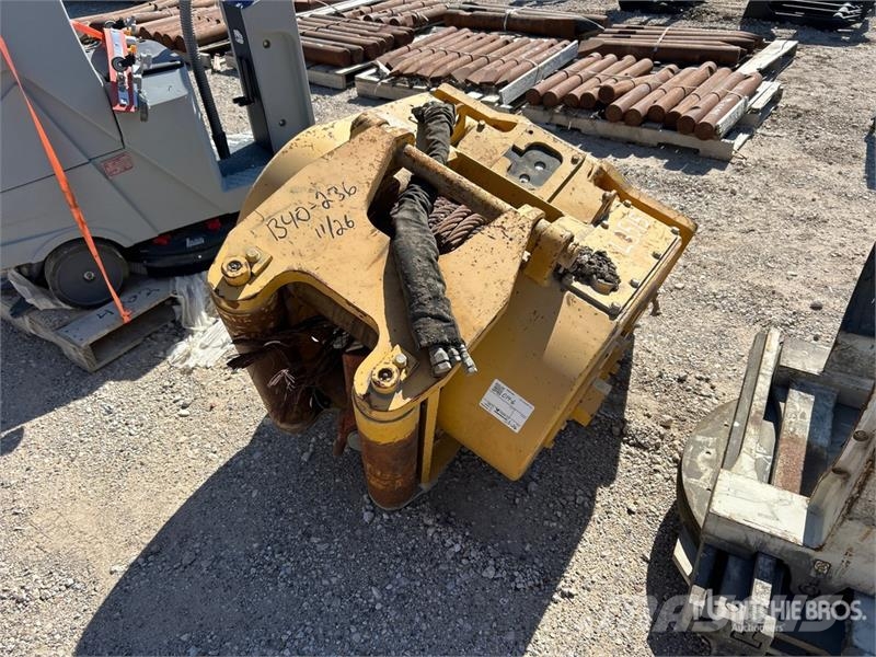 Allied H6H . Crawler Tractor Winch المصاعد والرافعات المادية