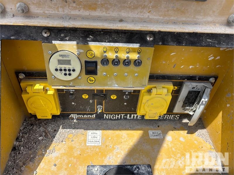 Allmand Night Lite GR Chain Light Tower Light towers