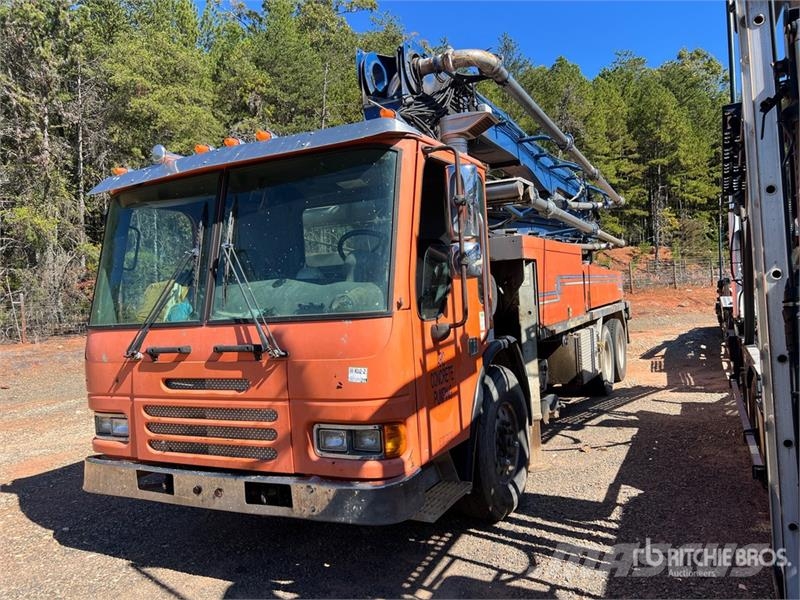 American LaFrance Condor 6x4 Concrete Pump Truck (Inoperable) Camiones hormigonera