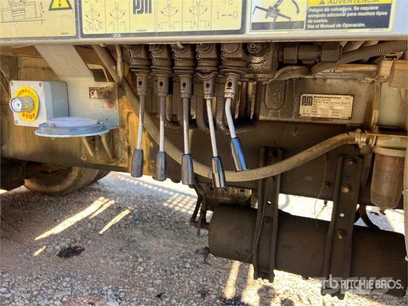 American LaFrance Condor 6x4 Concrete Pump Truck (Inoperable) Camiones hormigonera