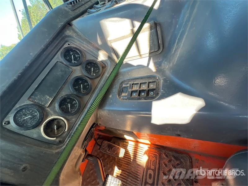 American LaFrance Condor 6x4 Concrete Pump Truck (Inoperable) Camiones hormigonera