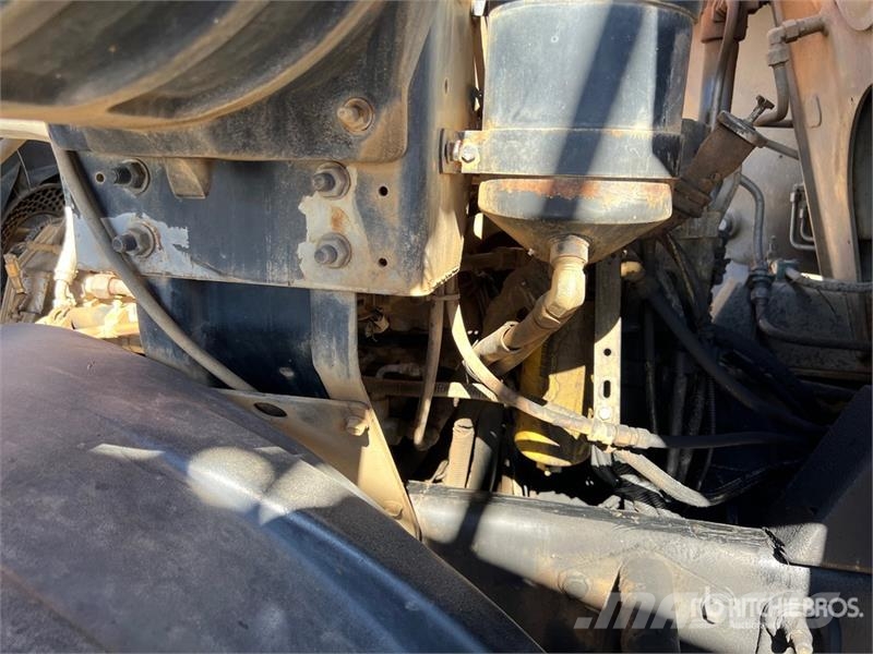 American LaFrance Condor 6x4 Concrete Pump Truck (Inoperable) Camiones hormigonera