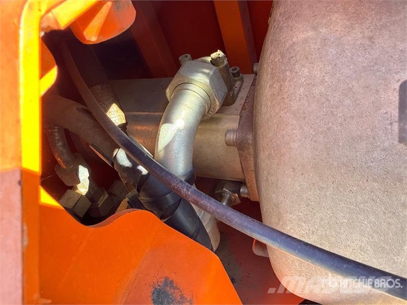 Ampac P33/24 ضاغطات التربة