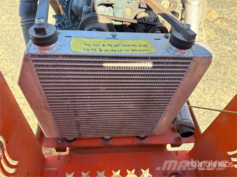 Ampac P33/24 ضاغطات التربة