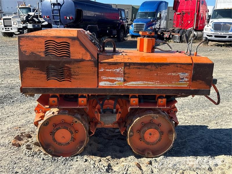 Ampac P33/24 ضاغطات التربة
