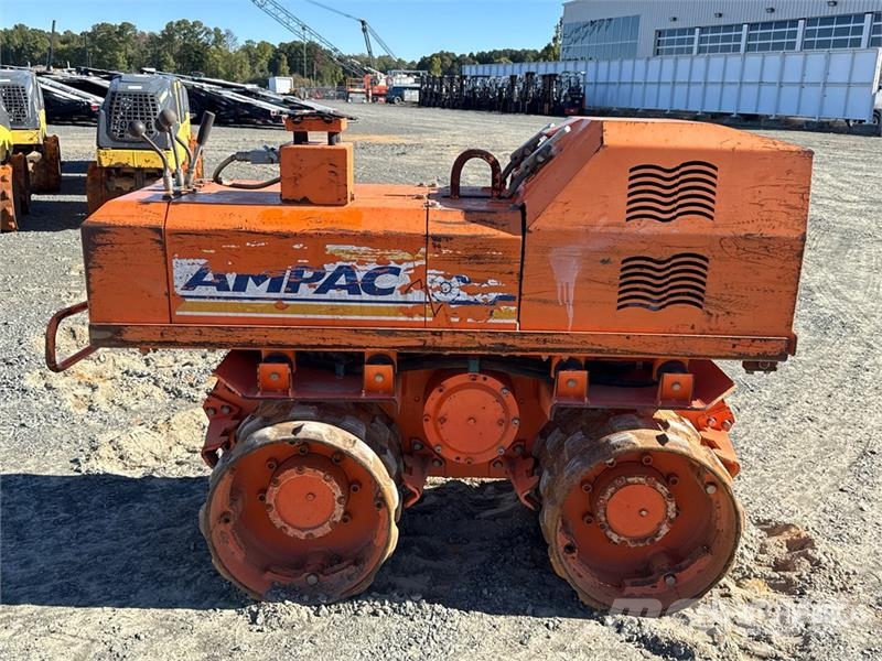 Ampac P33/24 ضاغطات التربة
