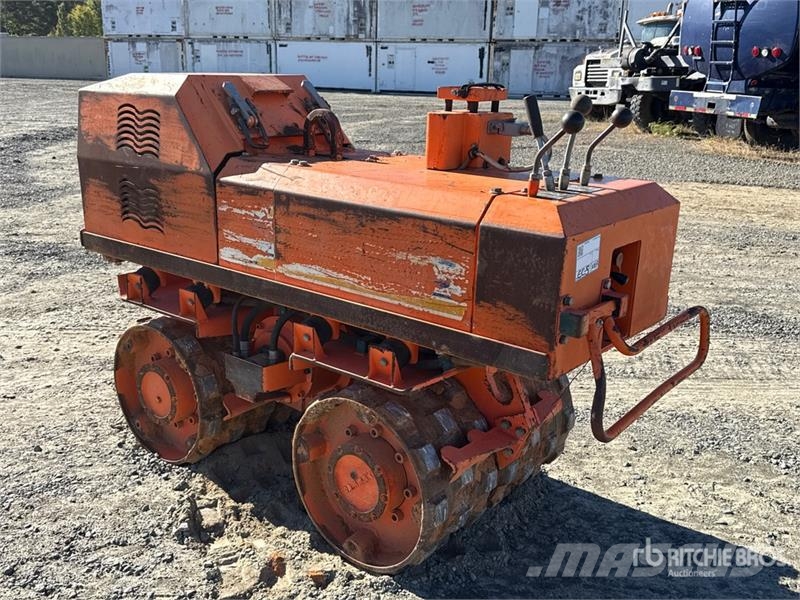 Ampac P33/24 ضاغطات التربة