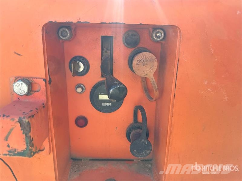 Ampac P33/24 ضاغطات التربة