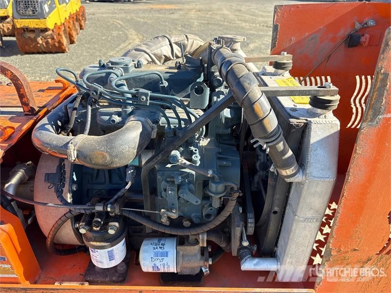 Ampac P33/24 ضاغطات التربة