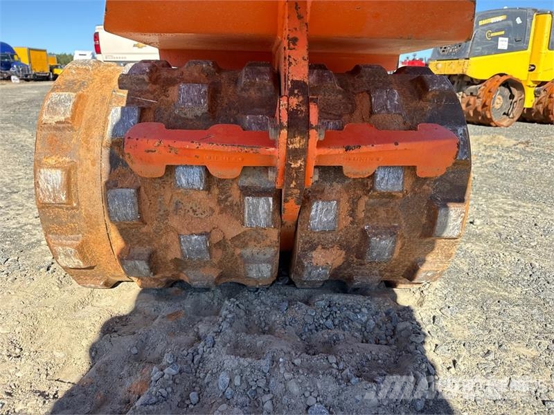 Ampac P33/24 ضاغطات التربة