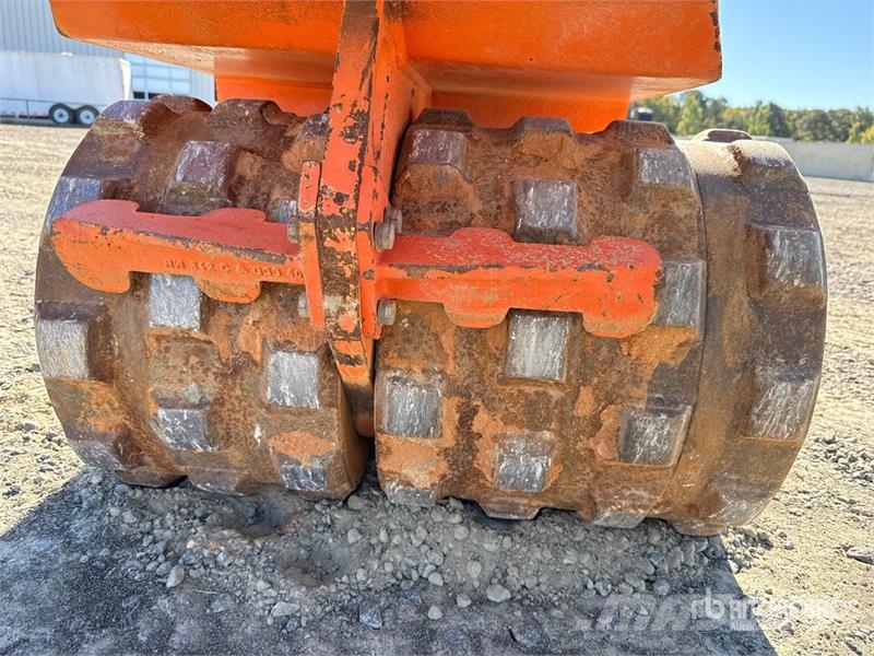 Ampac P33/24 ضاغطات التربة