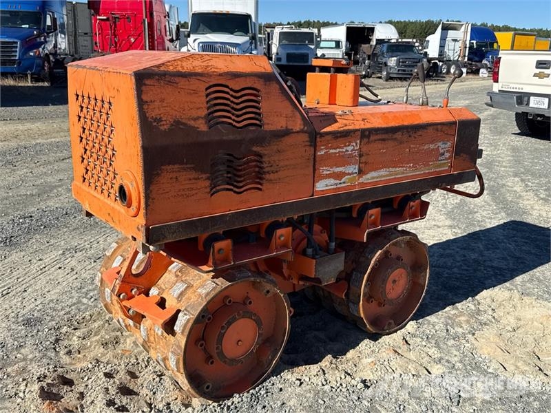 Ampac P33/24 ضاغطات التربة
