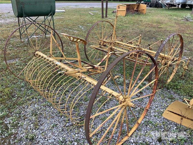 Antique Farm Equipment Rake Építőipar - Egyebek