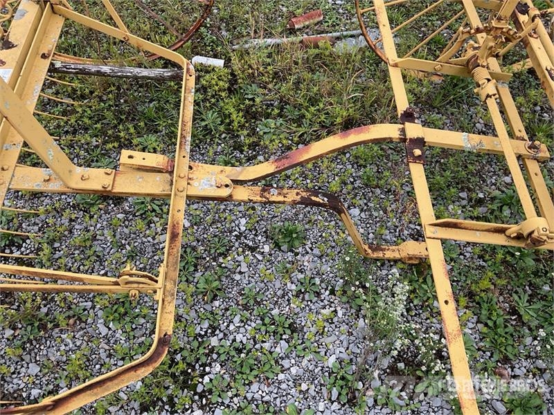 Antique Farm Equipment Rake Építőipar - Egyebek