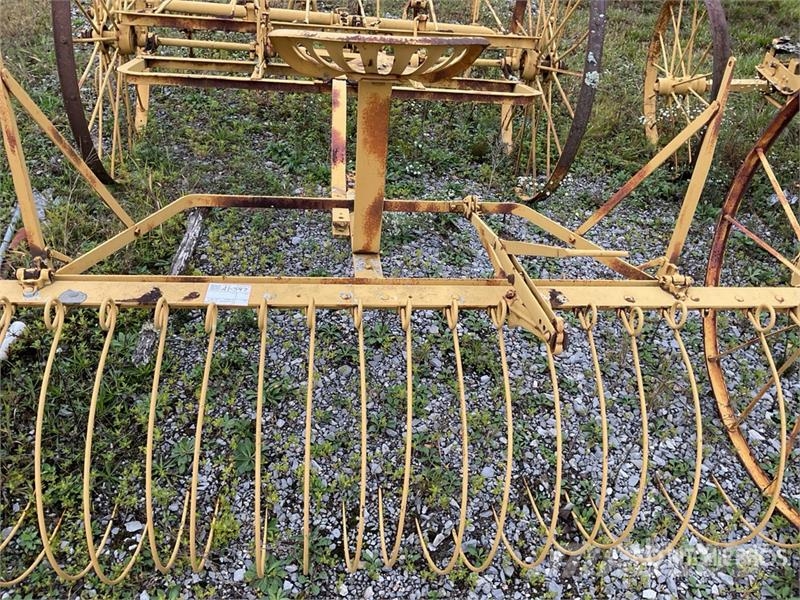 Antique Farm Equipment Rake Építőipar - Egyebek