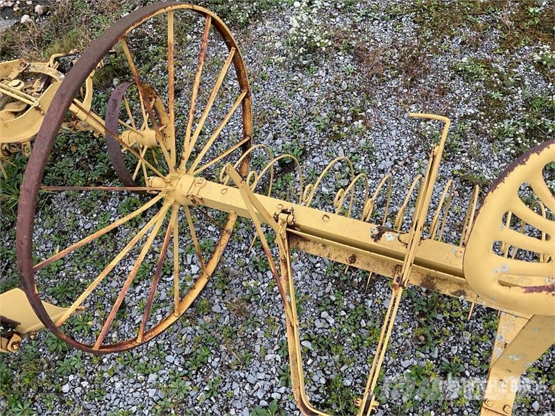 Antique Farm Equipment Rake Építőipar - Egyebek