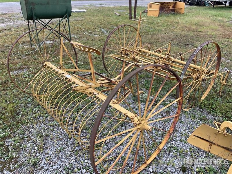 Antique Farm Equipment Rake Építőipar - Egyebek