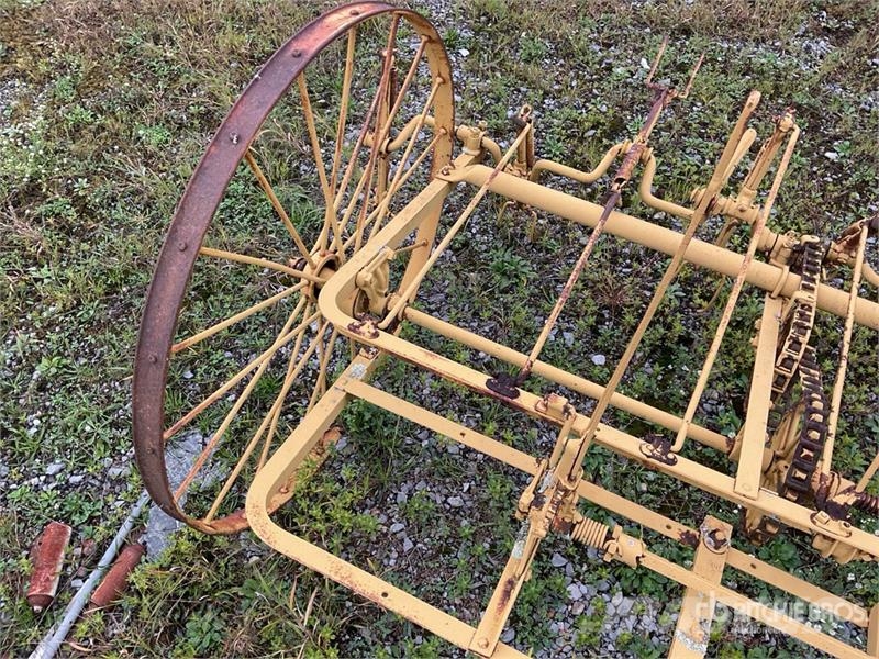 Antique Farm Equipment Rake Építőipar - Egyebek