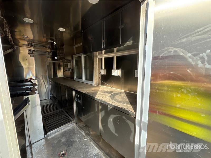  ARE -1 13 ft 2 in T/A Food Concession Trailer مقطورات أخرى