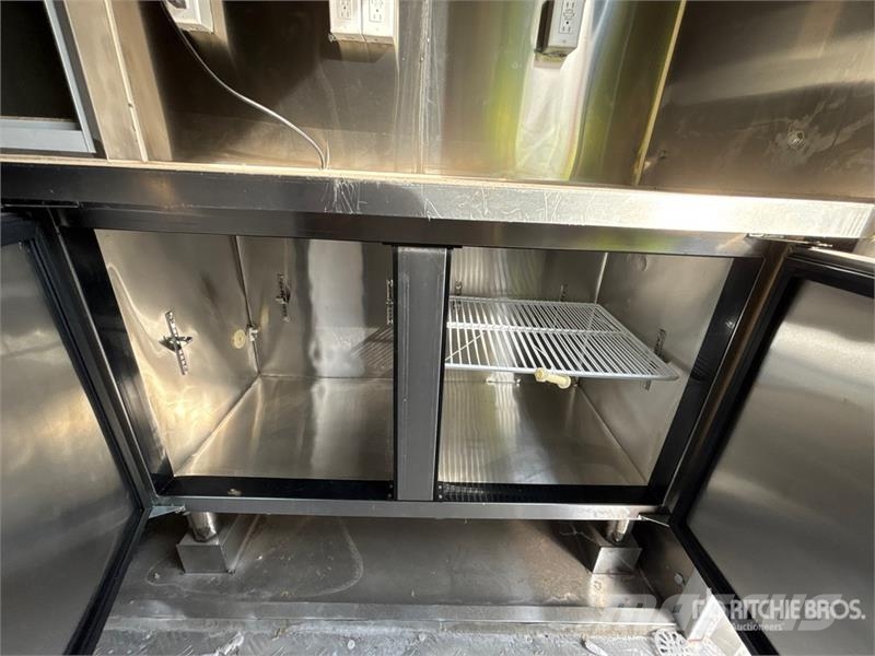  ARE -1 13 ft 2 in T/A Food Concession Trailer مقطورات أخرى
