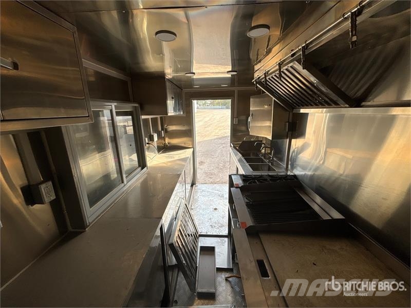  ARE -1 13 ft 2 in T/A Food Concession Trailer مقطورات أخرى