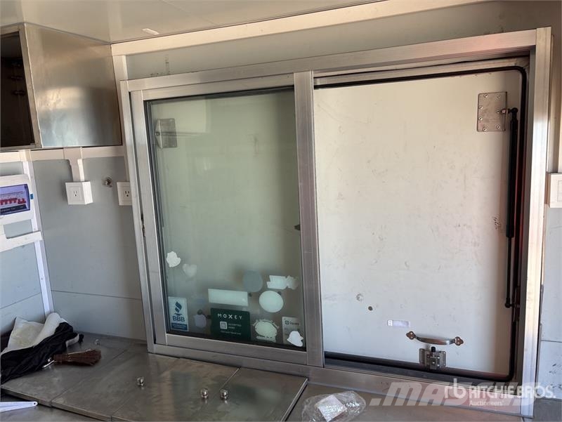 ARE 8 ft 1 in S/A Food Concession Trailer Citas piekabes