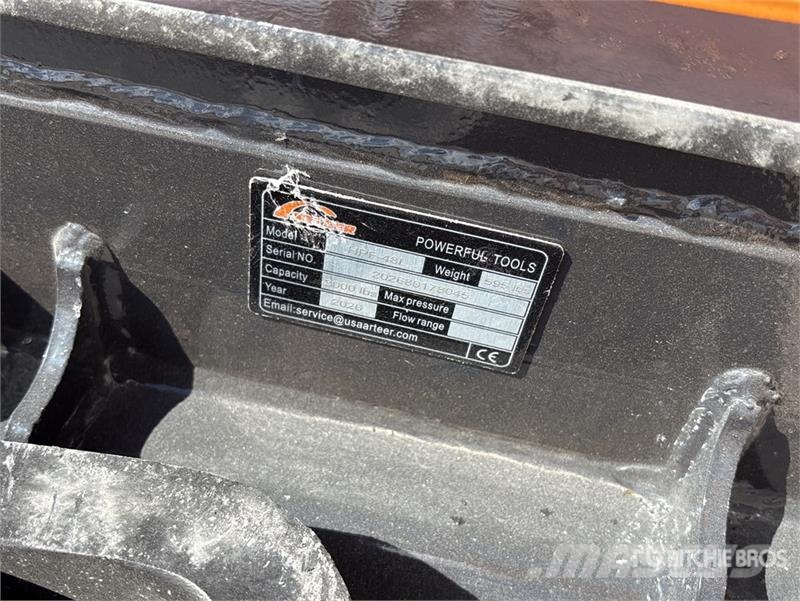 Arteer HPF-48L 48 in Hydraulic Skid Steer Forks (Unused) Horquillas