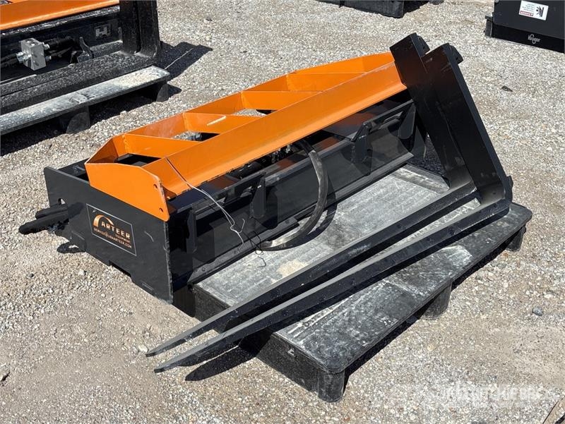 Arteer HPF-48L 48 in Hydraulic Skid Steer Forks (Unused) Fourche