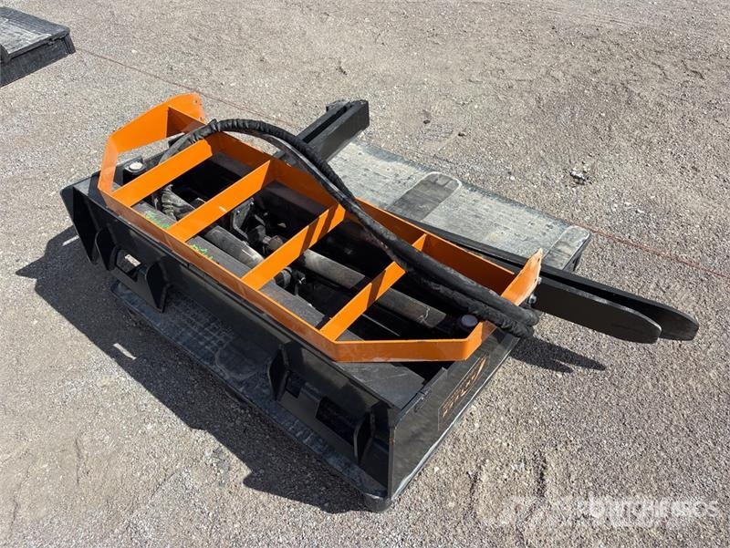 Arteer HPF-48L 48 in Hydraulic Skid Steer Forks (Unused) Horquillas