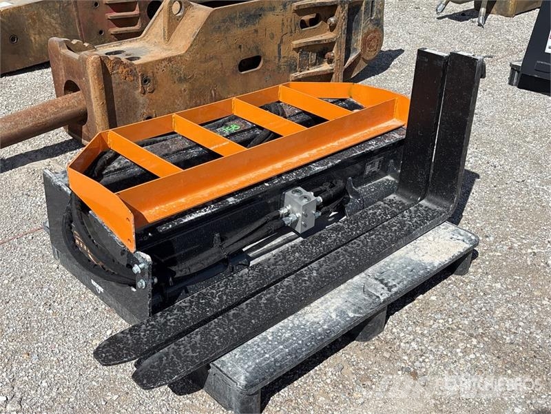 Arteer HPF-48L 48 in Hydraulic Skid Steer Forks (Unused) Horquillas