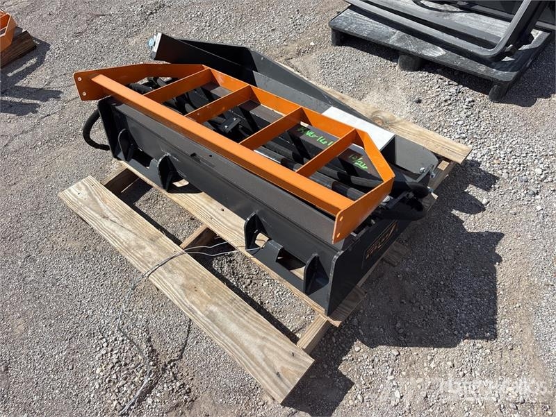Arteer HPF-48L 48 in Hydraulic Skid Steer Forks (Unused) Horquillas