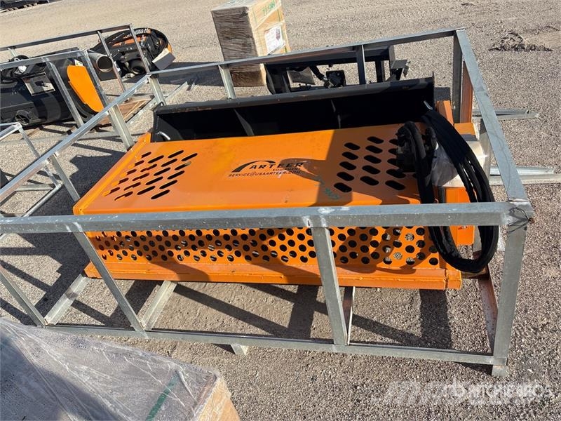 Arteer LRR-74W 74 in Skid Steer Landscape Rake (Unused) Rastrilladoras y rastrilladoras giratorias