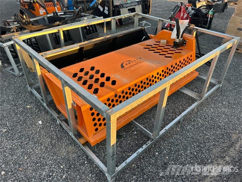 Arteer LRR-74W 74 in Skid Steer Landscape Rake (Unused) Pöyhimet ja haravat