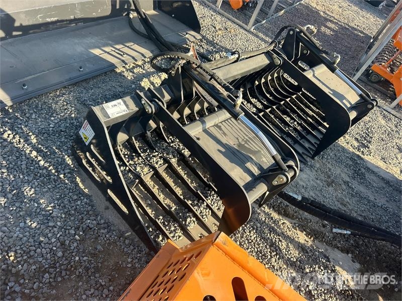 Arteer RGB-84W 84 in Rock Skid Steer Grapple (Unused) خطاطيف