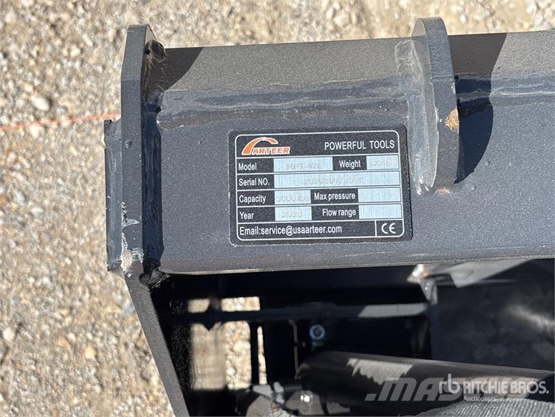 Arteer RPT-42L 60 in Rotating Hydraulic Skid Steer Forks  Horquillas