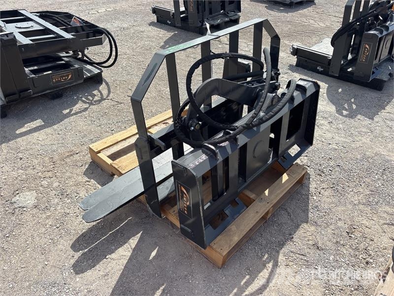 Arteer RPT-42L 60 in Rotating Hydraulic Skid Steer Forks  Horquillas