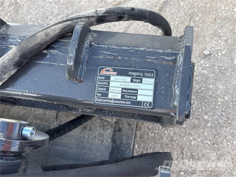 Arteer RPT-42L 60 in Rotating Hydraulic Skid Steer Forks Horquillas