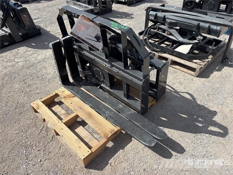 Arteer RPT-42L 60 in Rotating Hydraulic Skid Steer Forks  Horquillas
