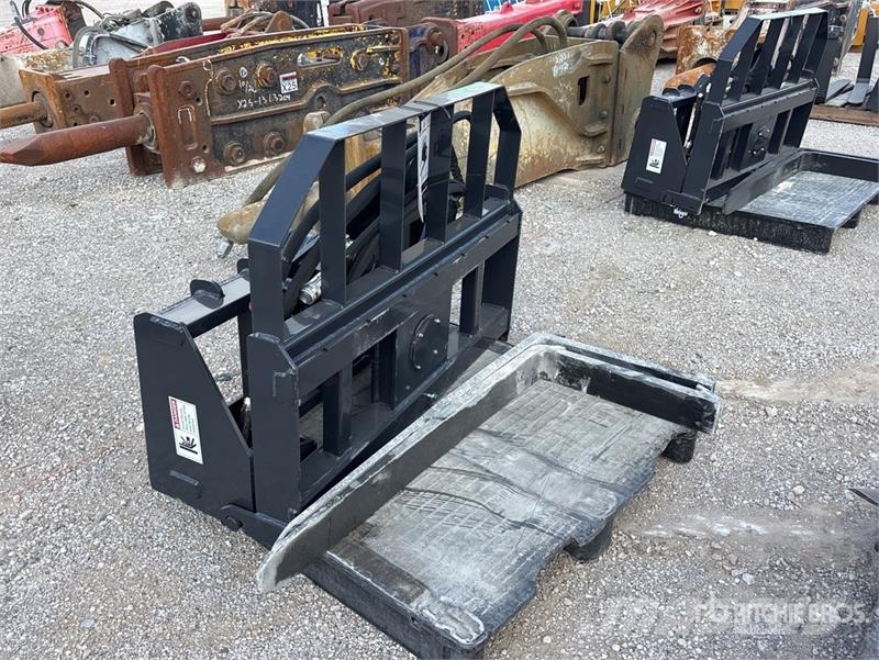 Arteer RPT-42L 60 in Rotating Hydraulic Skid Steer Forks Horquillas