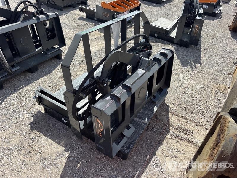 Arteer RPT-42L 60 in Rotating Hydraulic Skid Steer Forks  Horquillas
