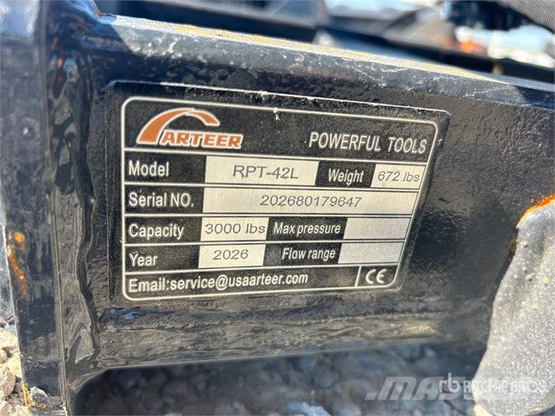 Arteer RPT-42L 60 in Rotating Hydraulic Skid Steer Forks Horquillas