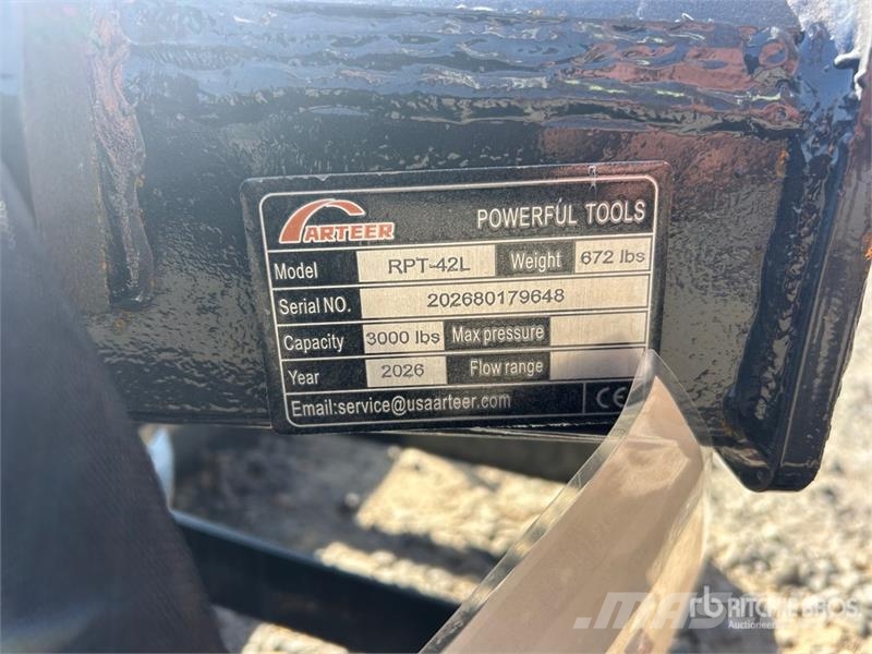 Arteer RPT-42L 60 in Rotating Hydraulic Skid Steer Forks  Horquillas