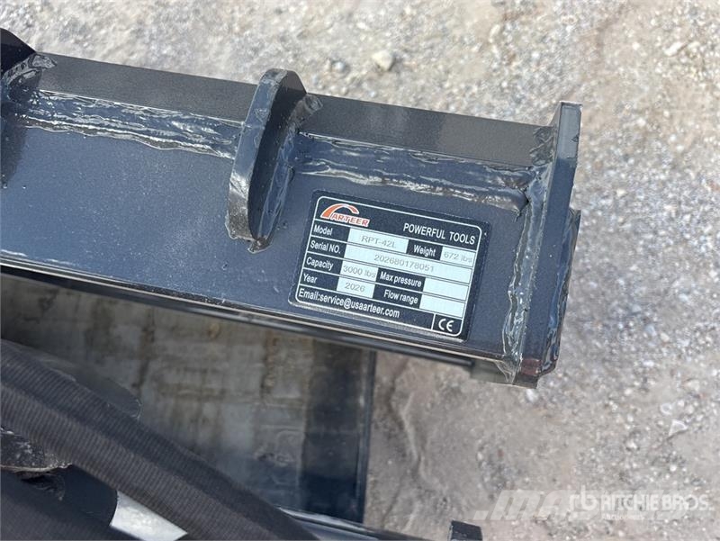 Arteer RPT-42L 60 in Rotating Hydraulic Skid Steer Forks  Horquillas